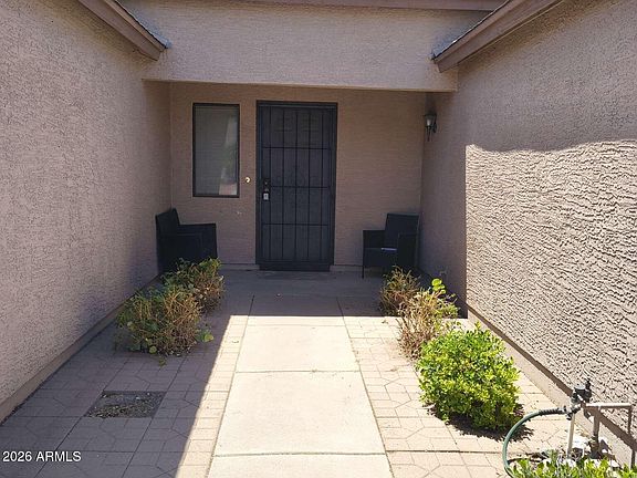 3rd image of 3061 W COUNTRY CLUB Terrace