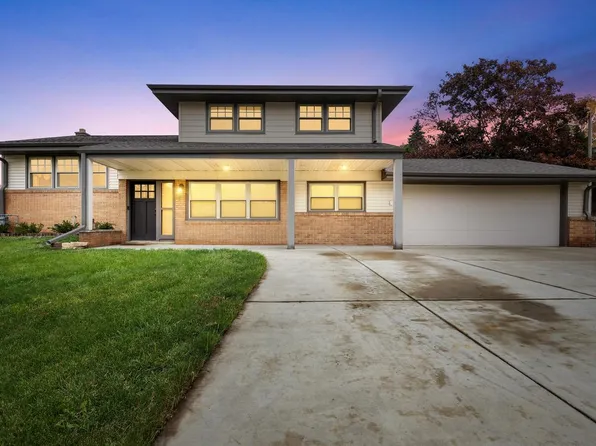 537 Linden CIRCLE, South Milwaukee, WI 53172