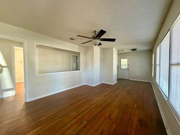 2nd image of 470 E Palfrey St