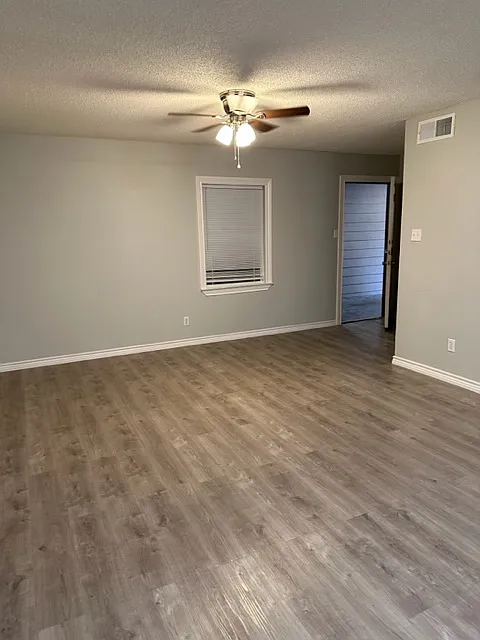 2 bed, 698 sqft, $825 — Photo 3