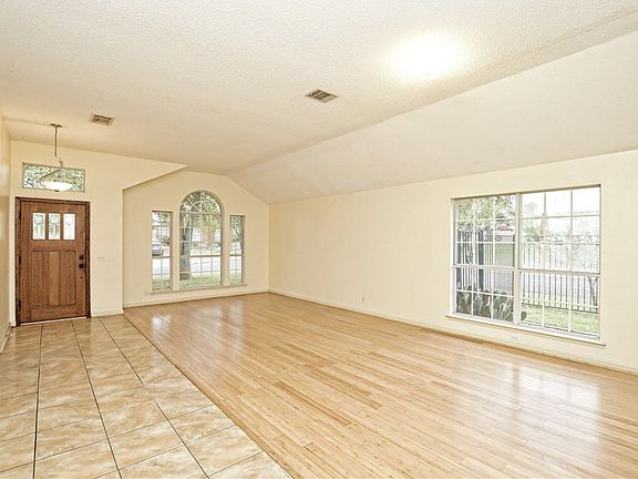 5th image of 2110 Emmett Pkwy
