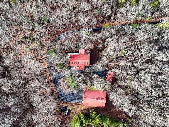 5th image of 469 Myers Rd