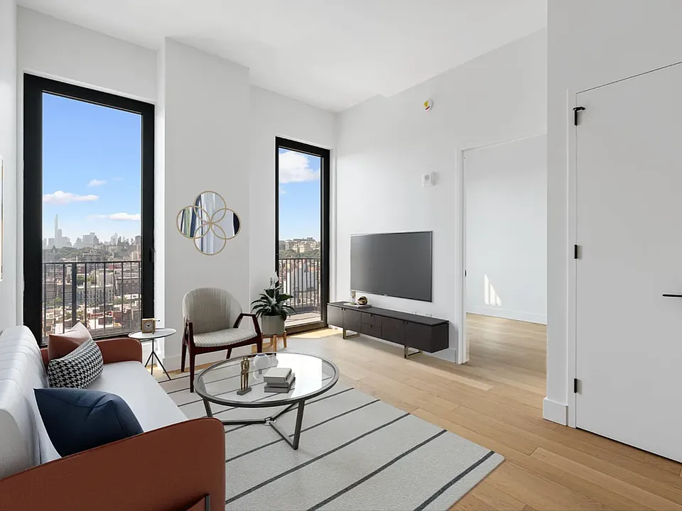 224 W 124th St #220