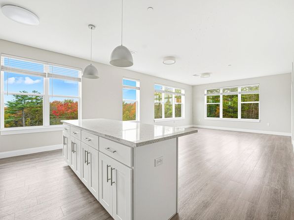 5 Lakeshore Ctr #1124