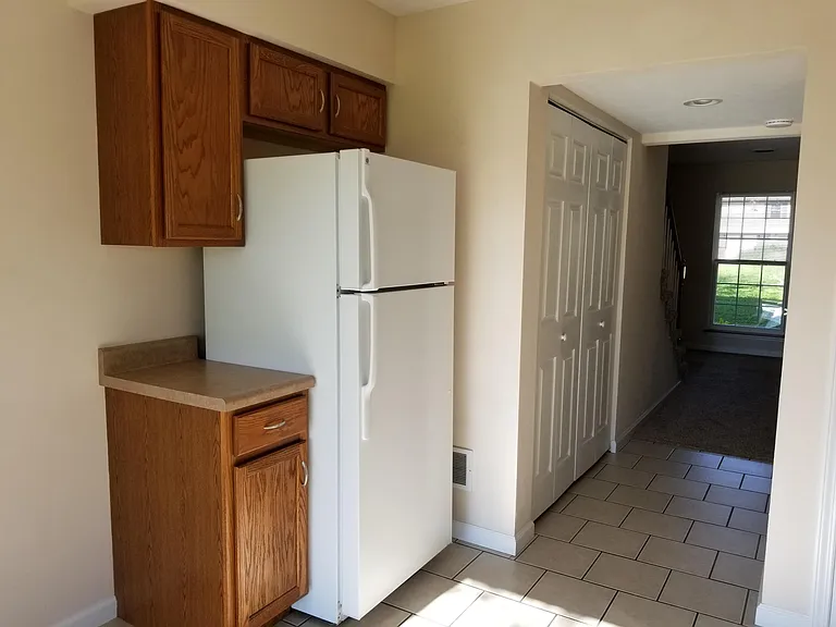305 Meadow Dr — Photo 10