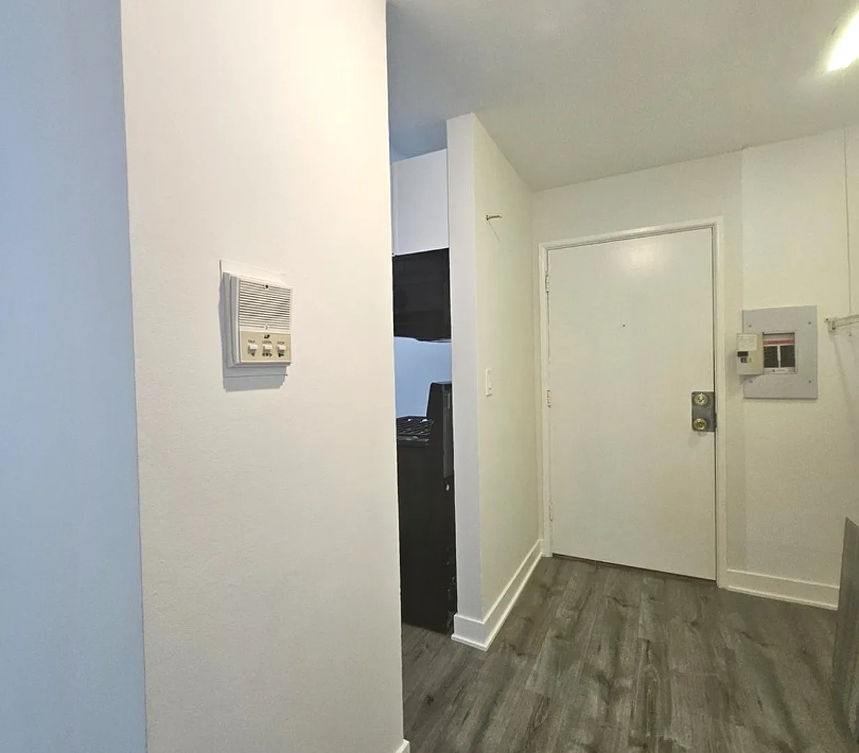 2 bed, 925 sqft, $1,850 — Photo 2