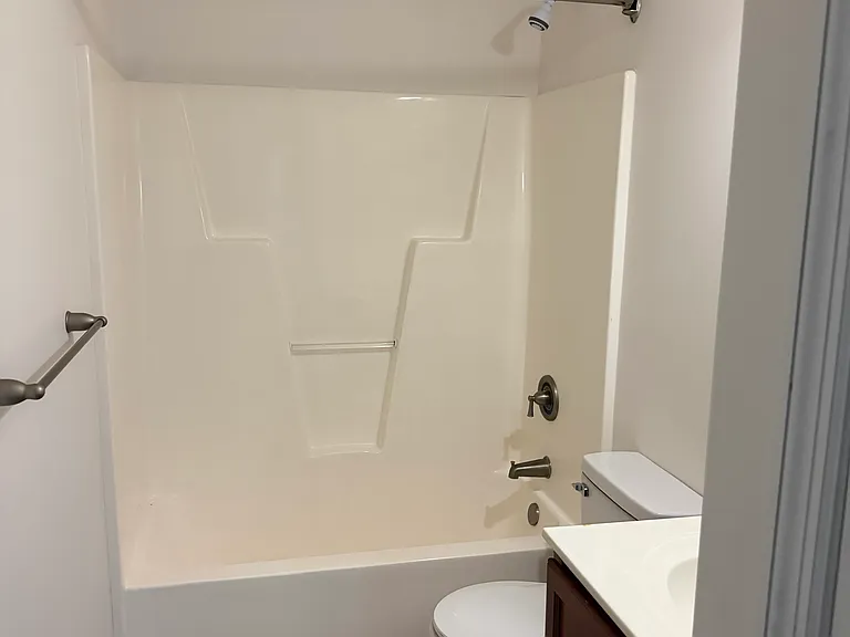 128 Bayside Dr — Photo 17