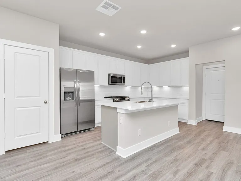 21019 Bay Village Dr #A — Photo 36