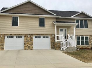 6343 Osage Dr, Asbury, IA 52002