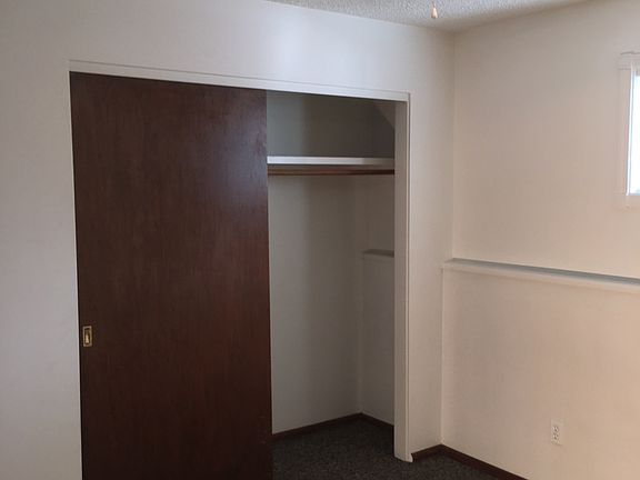 2nd image of 1011 S 6th St W APT 2