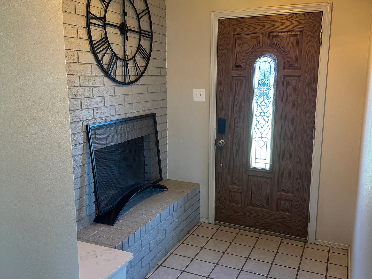 3 bed, 1220 sqft, $4,920 — Photo 4