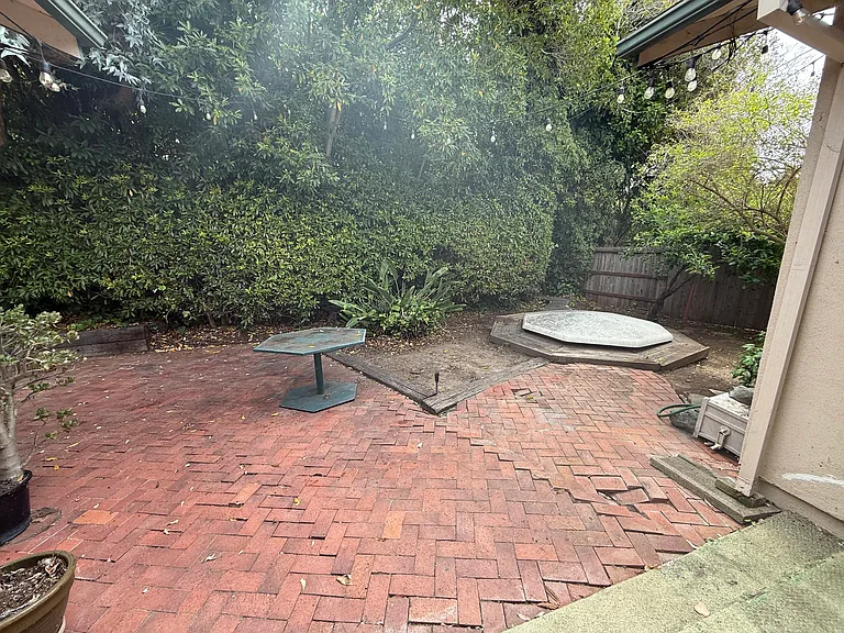 561 Princeton Pl — Photo 16