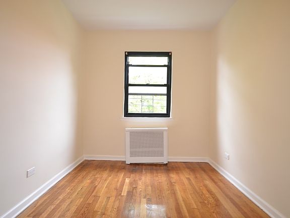 2nd image of 15015 75th Ave APT 2C