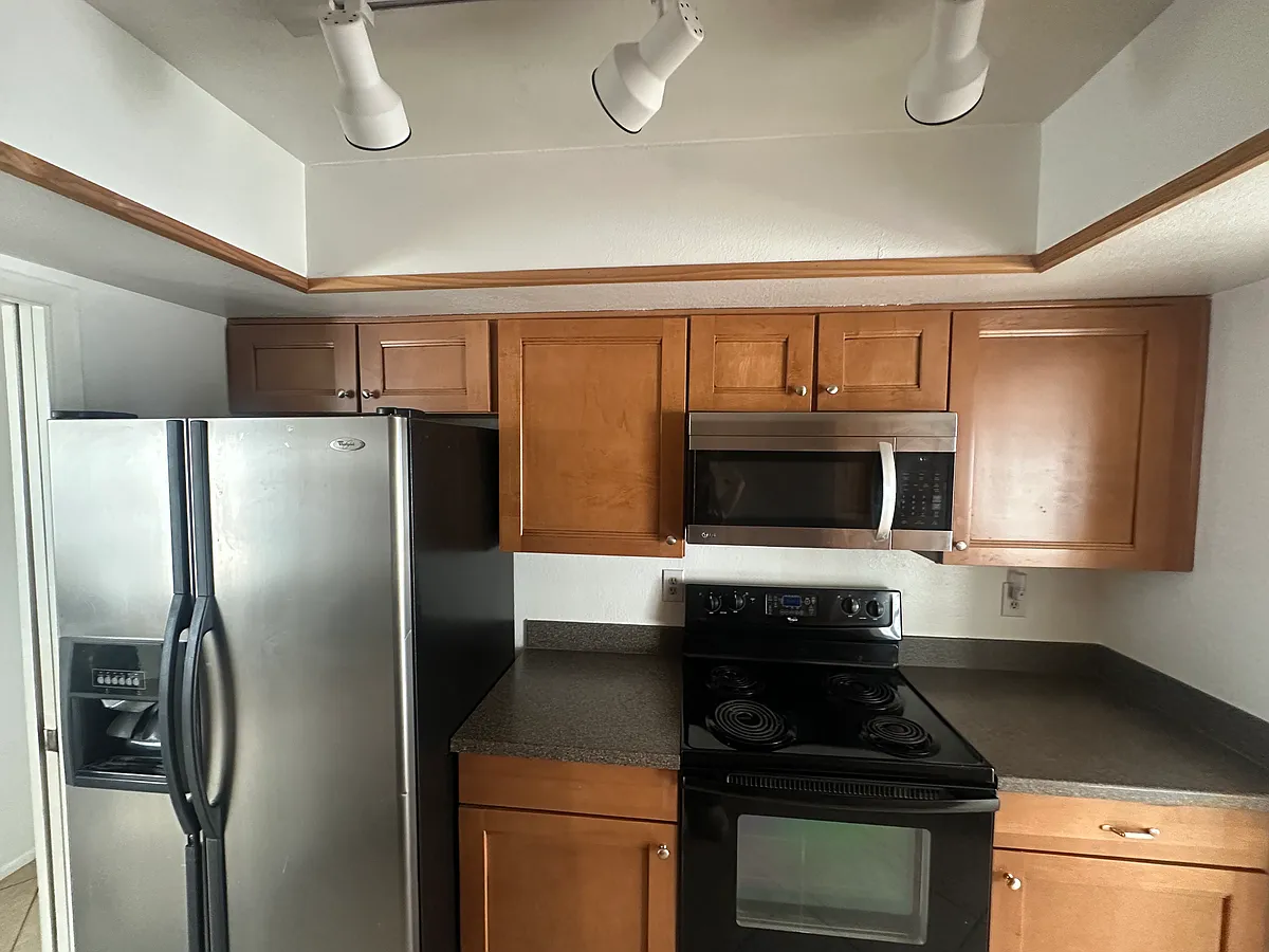 Building Photo - 1114 E Villa Maria Dr