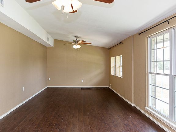3rd image of 2318 NW 32nd St