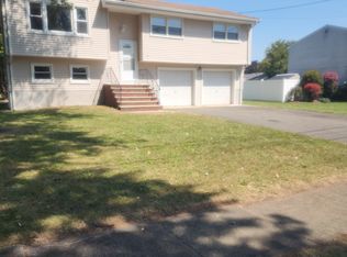 1435 Seminole Rd, North Brunswick, NJ 08902