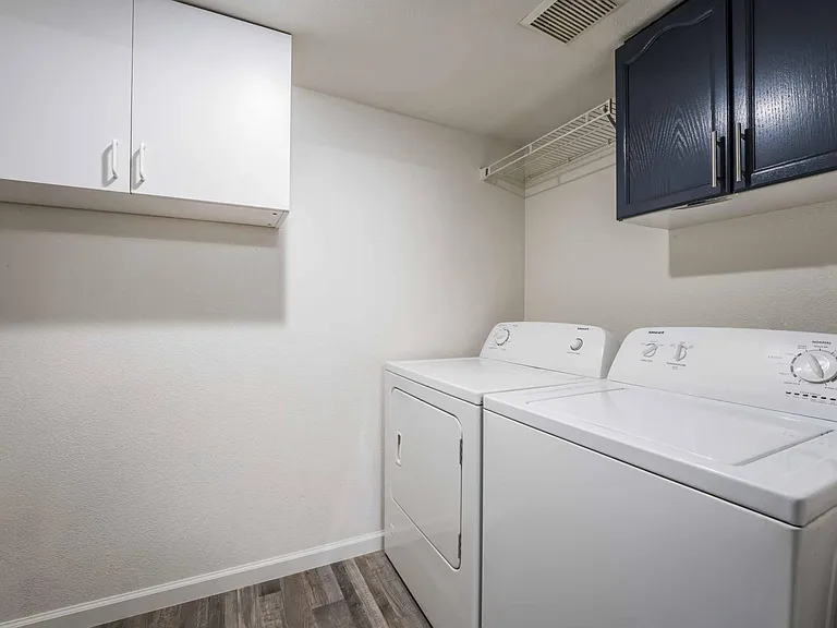 2608 Autumn Blaze Ave — Photo 16