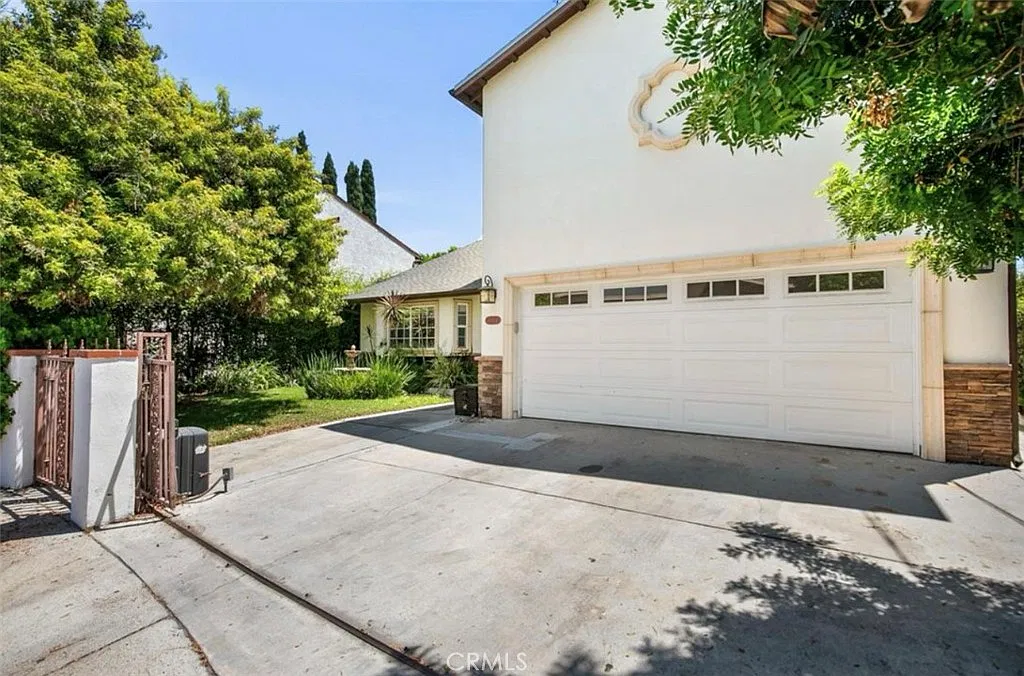 5 bed, 2791 sqft, $6,995 — Photo 2