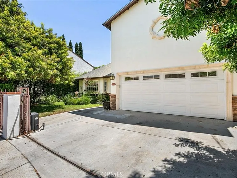 5954 Wilkinson Ave — Photo 2