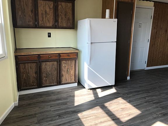 3rd image of 407 J Waldo Way #1