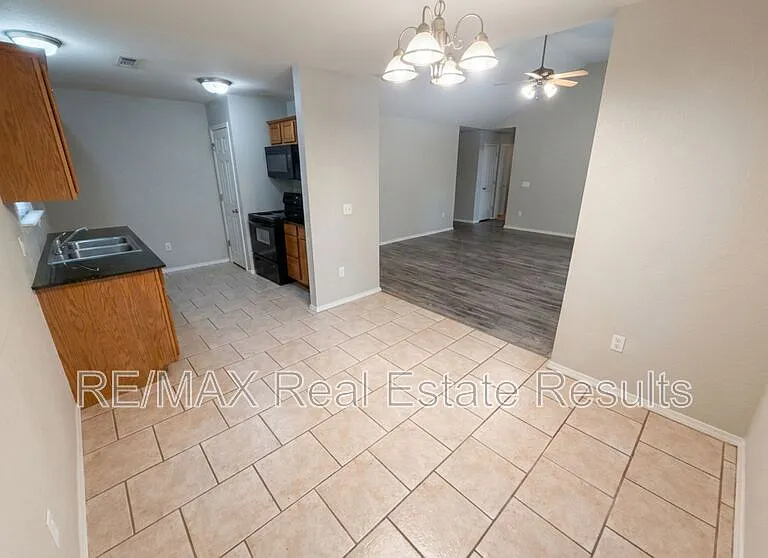 5 Dolphin Ln — Photo 5