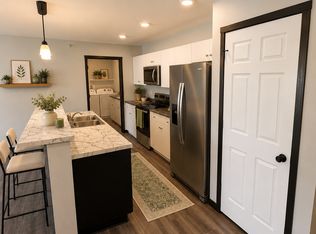 1504 Bies Dr #202, Dubuque, IA 52002