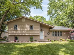 3833 Brinkwood Rd, Des Moines, IA 50310