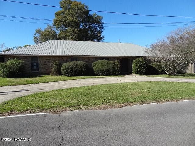 1st image of 104 Azalea Dr