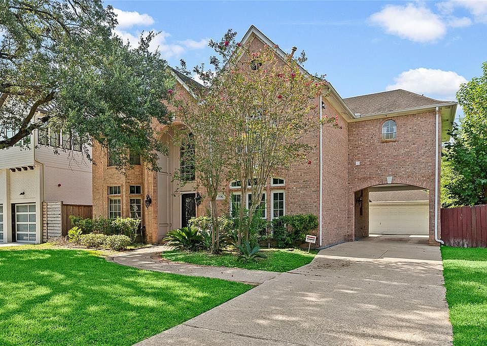 1st image of 825 Jaquet Dr