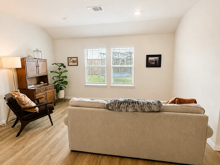 321 Lone Cedar Rd — Photo 7