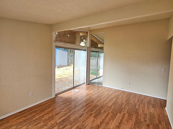 3rd image of 11618 80th Ave E