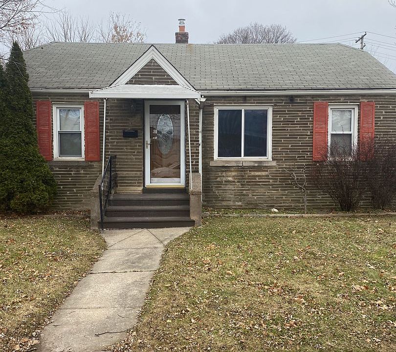 1st image of 1572 University Ave