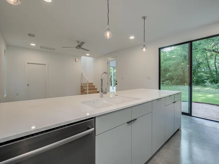 1807 Holly St #B — Photo 4