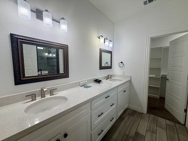 401 SW 14th St — Photo 12