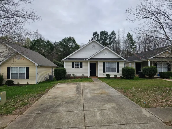 1330 Braveheart Ln, Charlotte, NC 28216