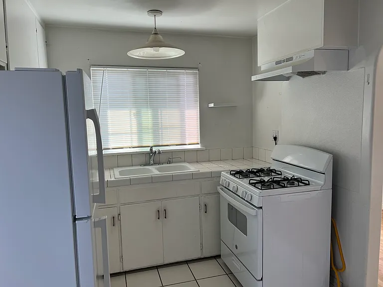 310-12 S Nevada St #312 — Photo 8