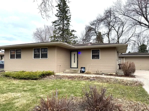 102 25th Ave N, Fargo, ND 58102