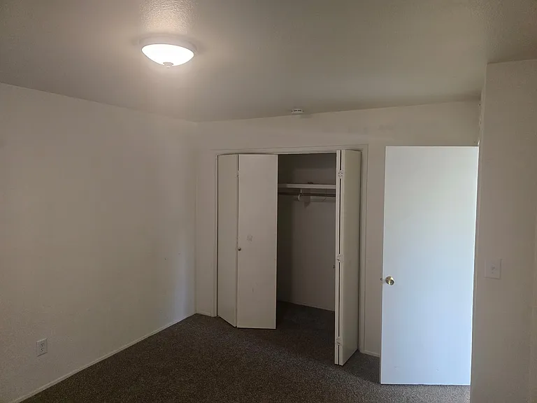 1005 W Cambridge Ave — Photo 8