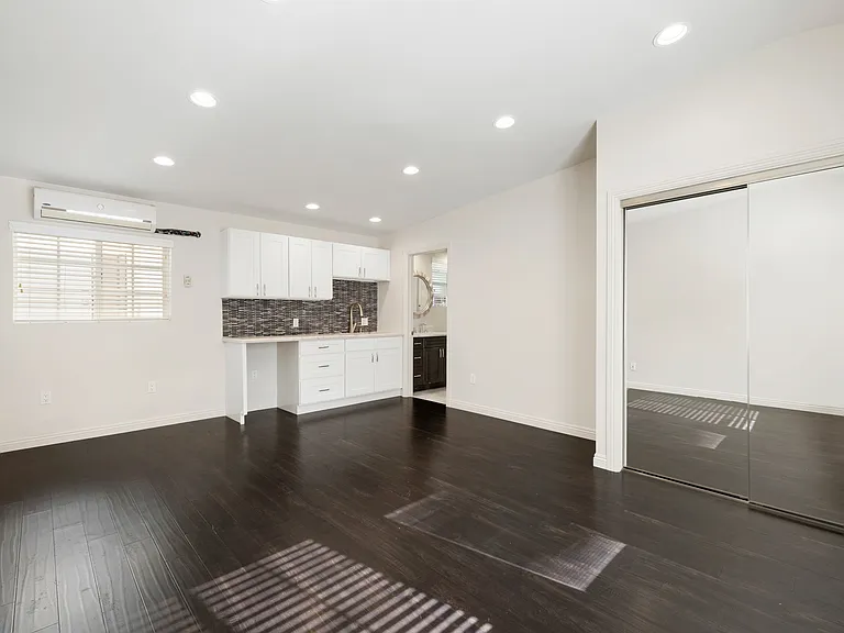 120 S Poinsettia Pl — Photo 20