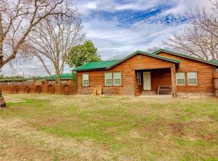 231 State Highway 95 N, Yoakum, TX 77995