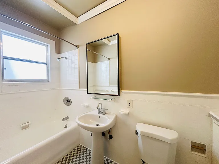 Sycamore Apartments — Photo 10