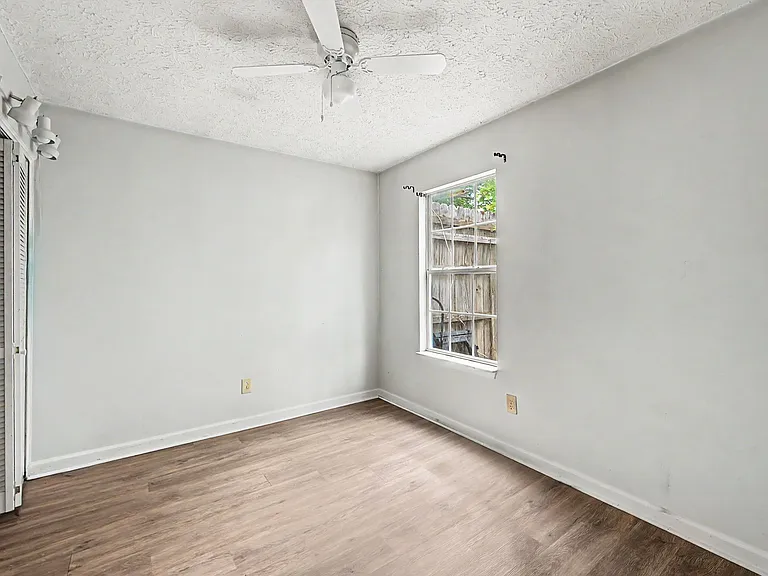 614 Poplar Pl — Photo 15
