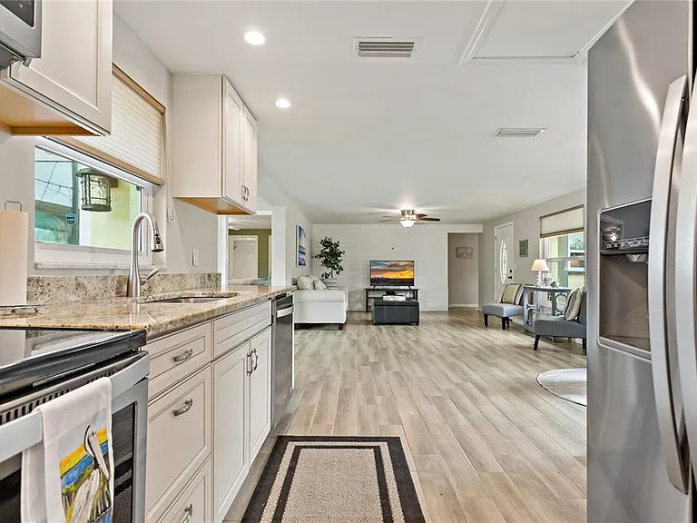 1675 Blakemore Ln — Photo 14