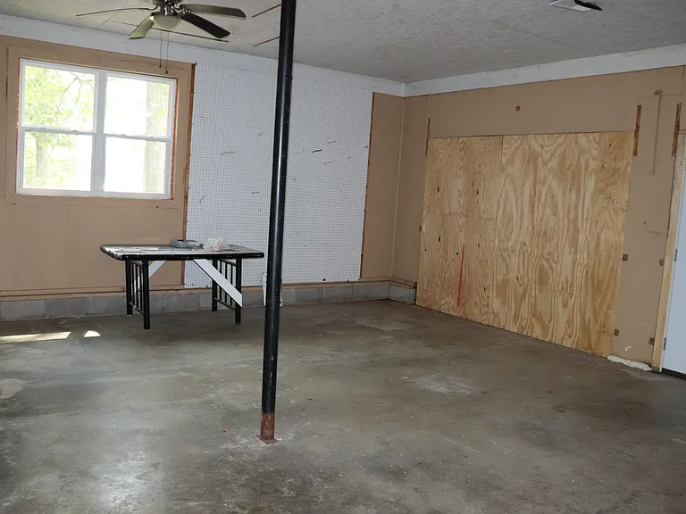 49980 State Highway 21 — Photo 11