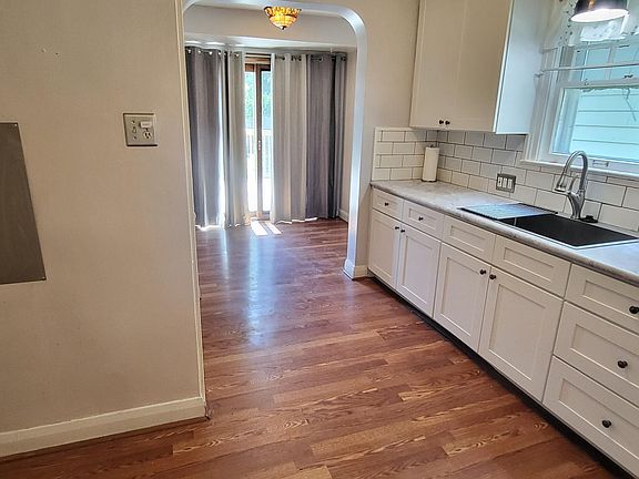 4th image of 1463 Sabra Rd