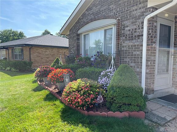 3rd image of 4006 Woodridge Dr