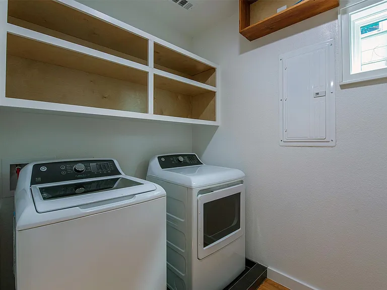 1459 Munger St — Photo 15