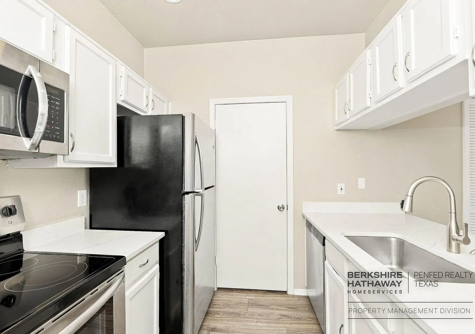 Updated 1-Bedroom Condo with Garage in North Dallas — Photo 3