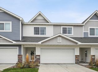 8453 Gateway Cir, Monticello, MN 55362