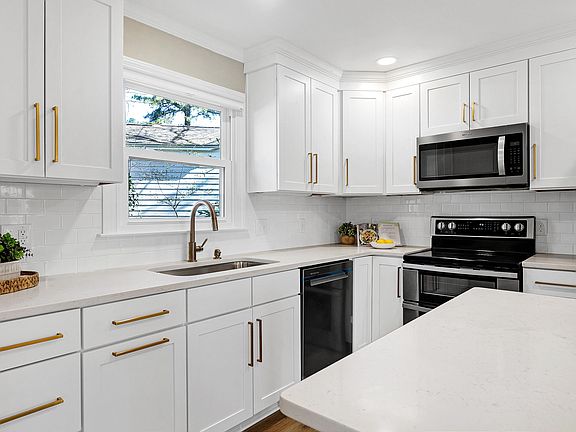 New , modern kitchen with plenty of cabinets!